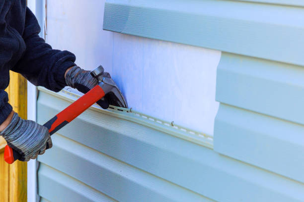 Reliable Siding Repair contractor in Holly Springs, NC by Creative Siding